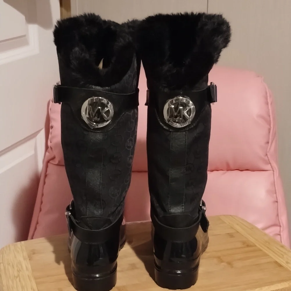 Michael Kors Size 7M NWOT Winter/Rain Boot - Picture 2 of 10